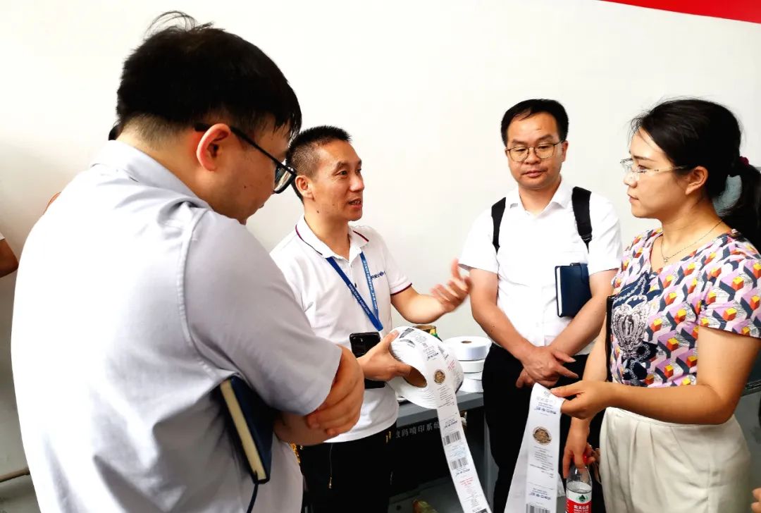 迎接东莞松山湖科教局辅导来我司工厂视察，领导工作！