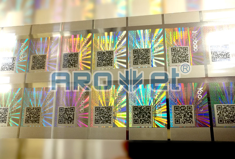 Z6尊龙凯时X1双头喷码设备在镭射防伪标签上的利用